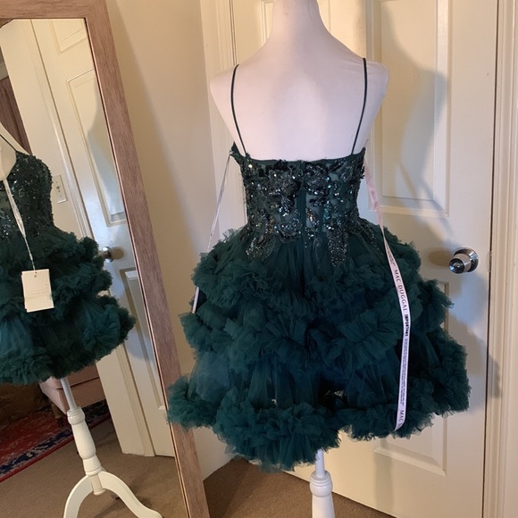 MAC DUGGAL
Thin Strap Beaded Bodice Tiered Tulle Dress - Picture 12 of 17